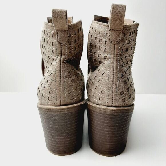 RAMPAGE / Obie Taupe Perforated Geo Slip-On Ankle Boots Booties Beige Tan Sz 10 - Picture 9 of 13